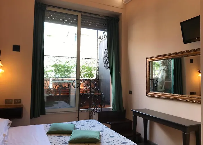 Okapi Hotel *
