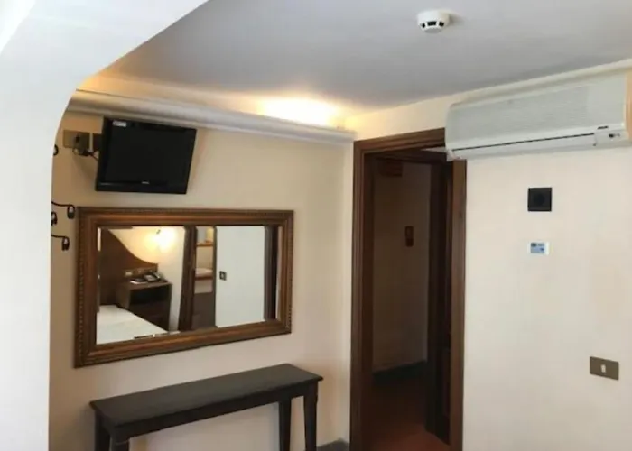 Hotel Okapi *