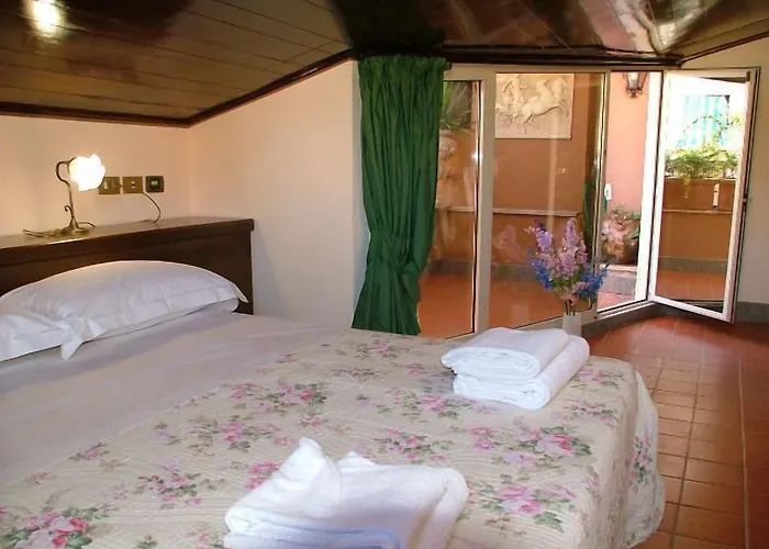 Okapi Hotel *