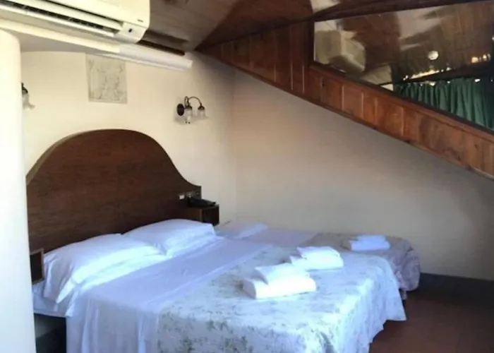 Okapi Hotel *