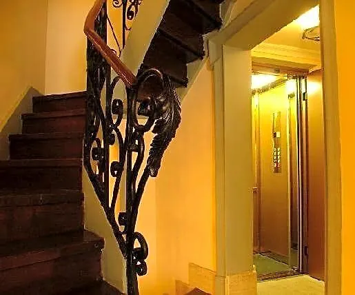 Hotel Okapi
